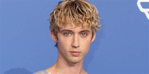 Troye Sivans Steamy New Thirst Trap Is Giving Us a。